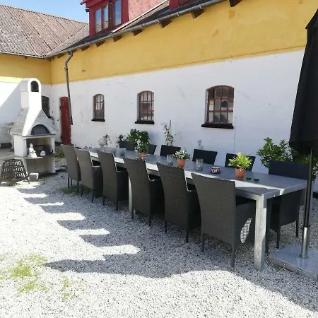 Rosengarden Bed and Breakfast 2*